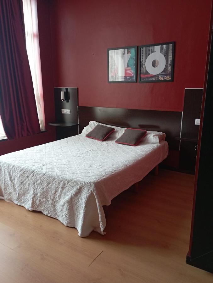 Hotel / Restaurante La Pepa Avilés Extérieur photo
